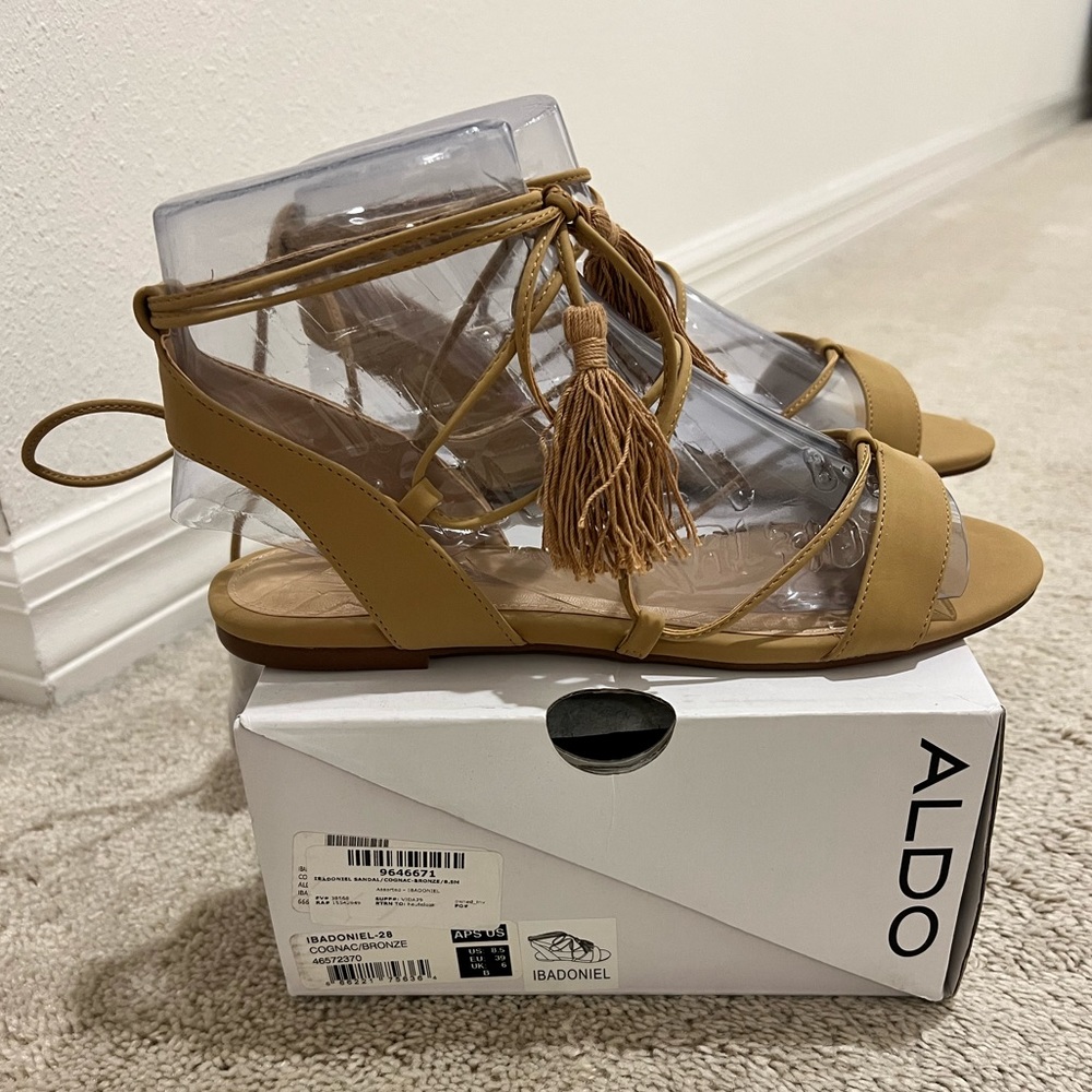 Aldo Ibadoniel Sandal